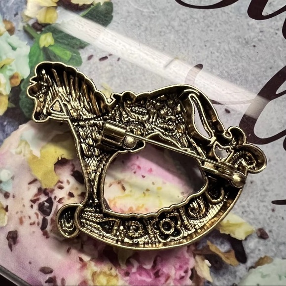 Vintage Rocking Horse Pegasus Brooch - Picture 7 of 12